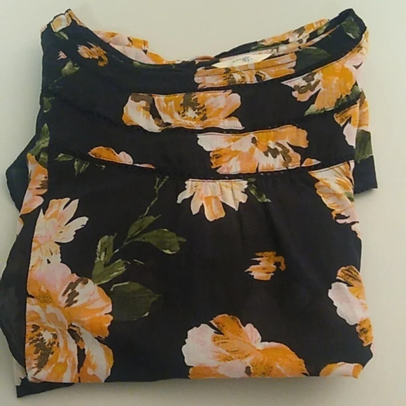 LIGHTWEIGHT, BOHO, COTTAGECORE, FEMININE, FLORAL ON  BLK, LONG SLEEVE BLOUSE - Picture 10 of 10
